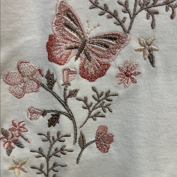 NWT BonWorth Women's Cream Embroidered Floral & Butterfly Tee - Picture 10 of 12